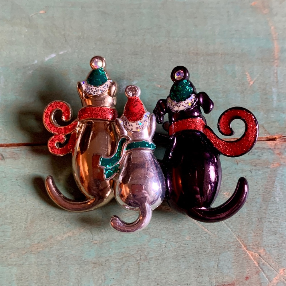 Three Adorable Christmas Santa Kitties Brooch 🎄🎄